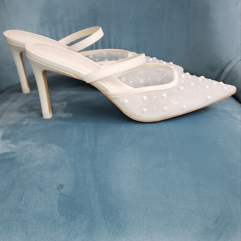Apt. 9 Cream Heels with Elegant Pointed Toe Beaded Pearls 8M